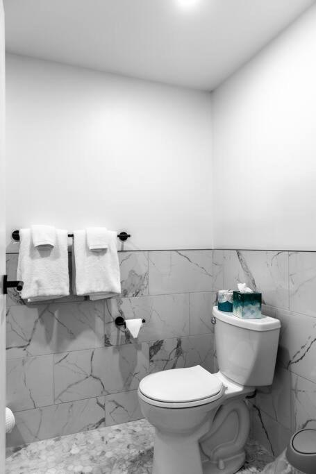The Phenix Historic Dtwn Hotel, King Bed, Room # 309 Bangor Luaran gambar