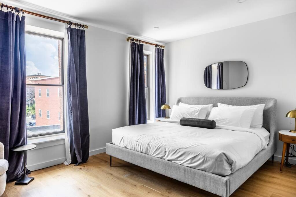 The Phenix Historic Dtwn Hotel, King Bed, Room # 309 Bangor Luaran gambar